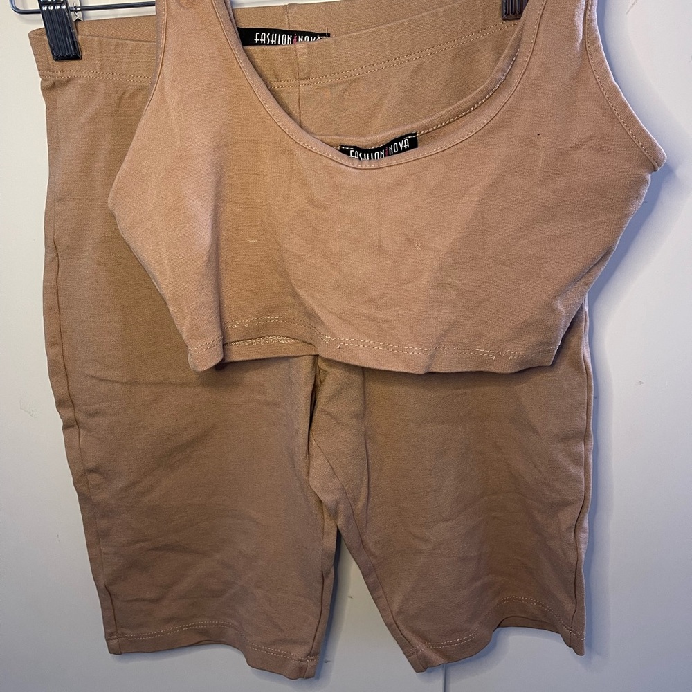 Fashion Nova Nude Set Top & Bottom S